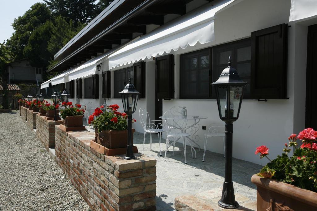 La Maragliana Aparthotel Castel Rocchero Стая снимка