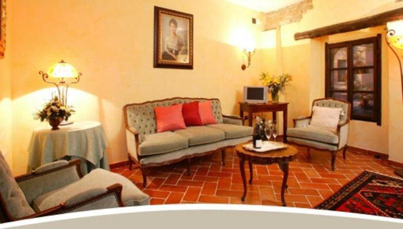 La Maragliana Aparthotel Castel Rocchero Екстериор снимка