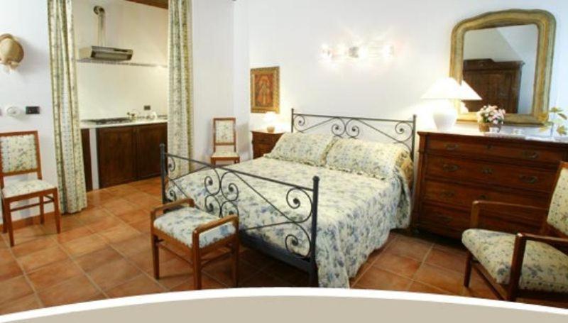 La Maragliana Aparthotel Castel Rocchero Екстериор снимка