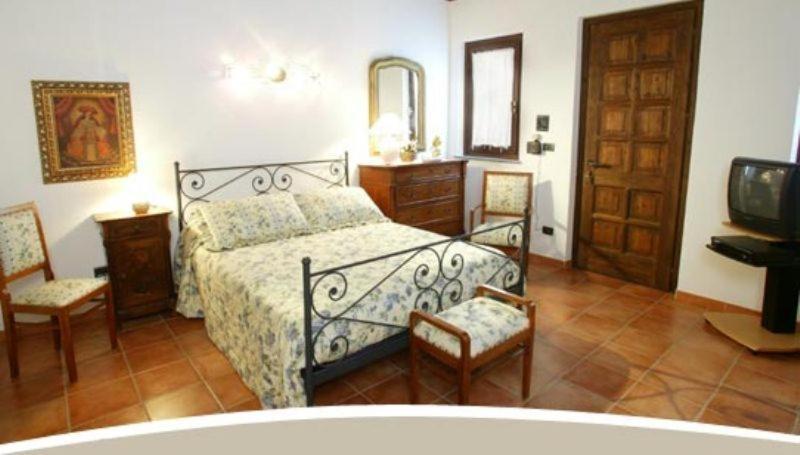 La Maragliana Aparthotel Castel Rocchero Екстериор снимка