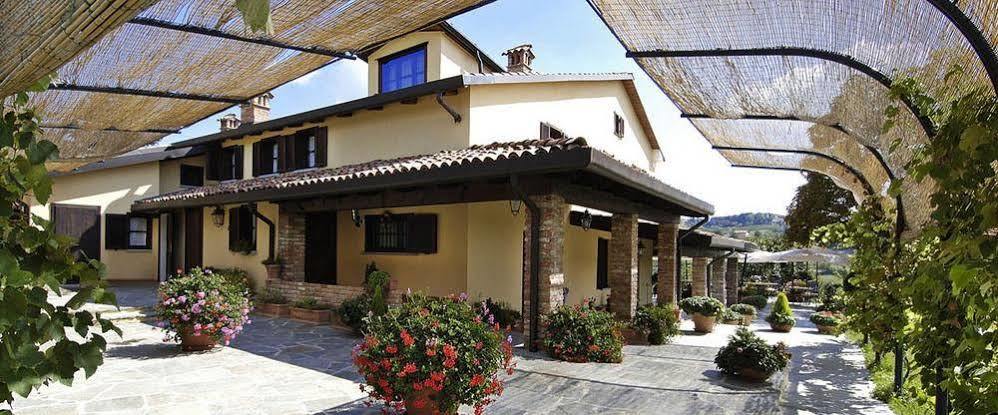 La Maragliana Aparthotel Castel Rocchero Екстериор снимка