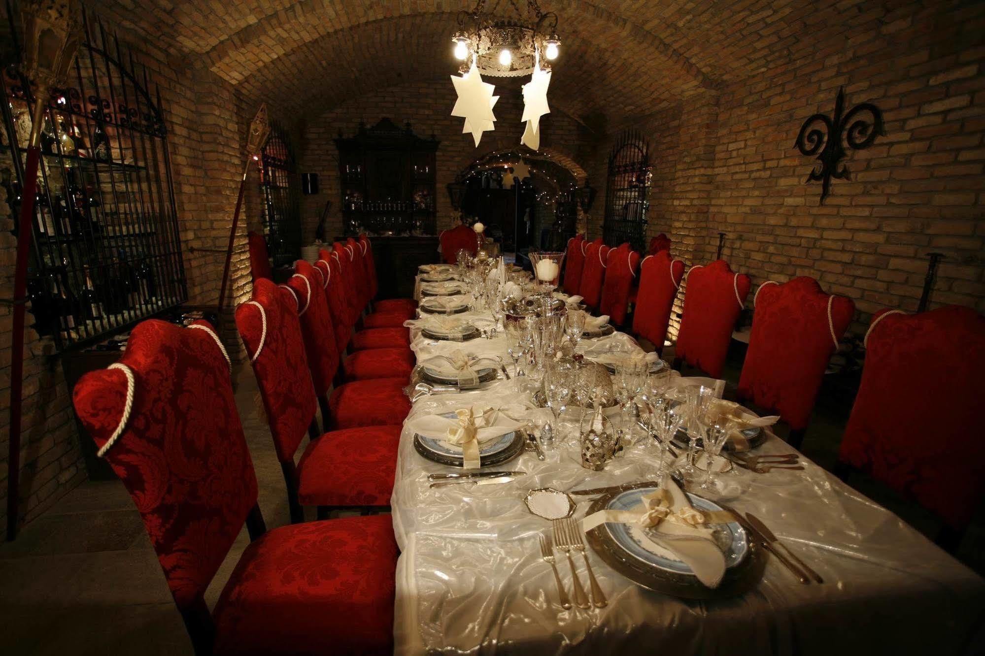 La Maragliana Aparthotel Castel Rocchero Екстериор снимка